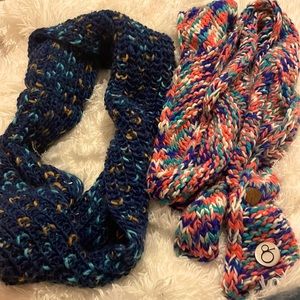 2 scarves (never worn)